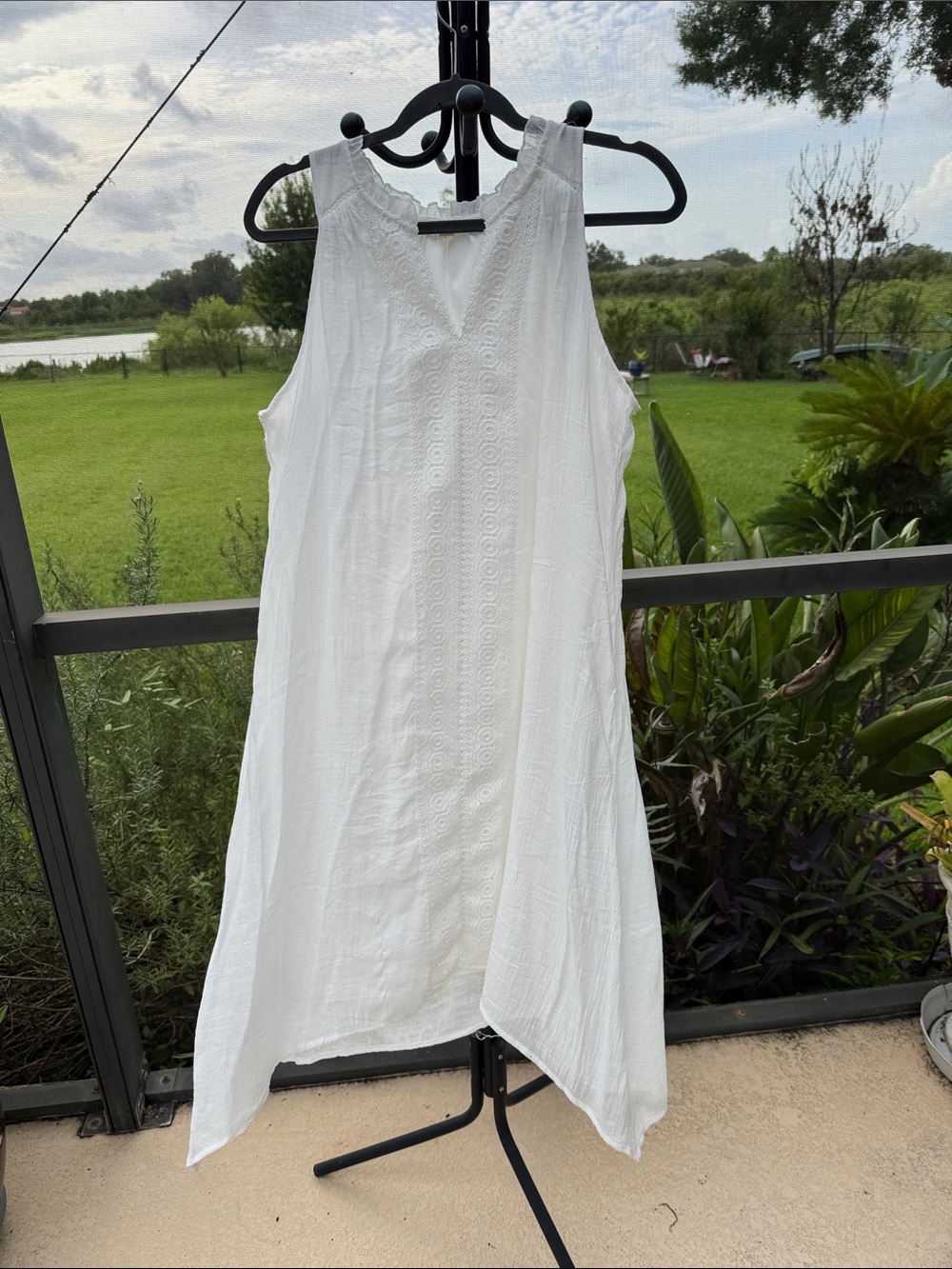 White Sleeveless lace Embroidered design Swim Coverup Tunic
